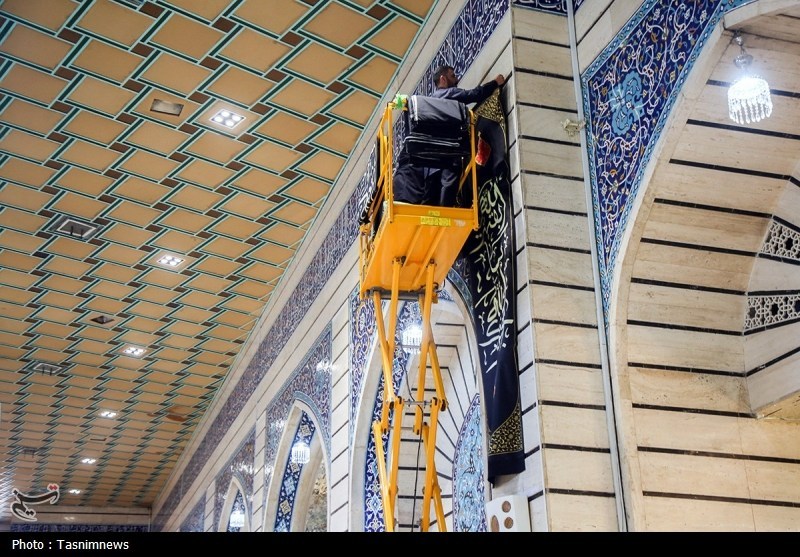 حرم حضرت معصومه(س) سیاهپوش عزای اباعبدالله(ع) شد