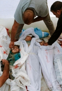 تصاویر دلخراش از قتل عام کودکان فلسطینی در دیرالبلح