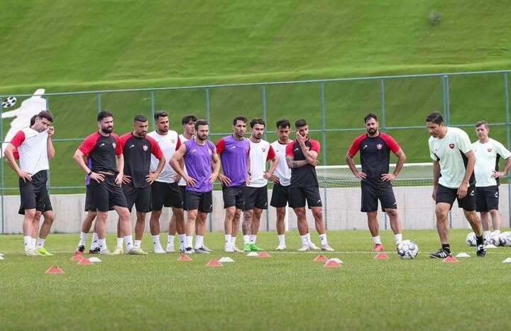 انتخاب مربی ایرانی برای پرسپولیس شجاعانه بود؛ سرمایهسوزی با خارجیها