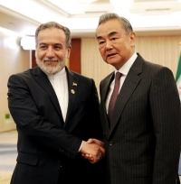 دیدار و گفتگوی عراقچی با وزیر خارجه چین