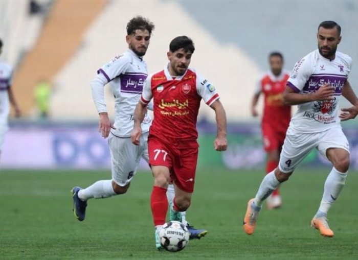 عمری به اردوی پرسپولیس می‌رود