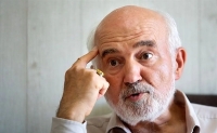 احمد توکلی زنده است