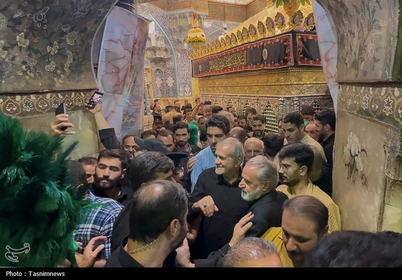 رییس‌جمهور به زیارت حرم حضرت معصومه(س) مشرف شد