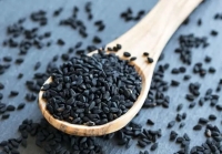 زیره سیاه؛ داروی طبیعی برای تسکین دل‌درد و کاهش نفخ در طب سنتی