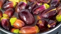 طرز تهیه ترشی شکم‌پر بادمجون+ فیلم