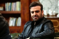 شلوارک عجیب بهرنگ علوی در خارج از کشور