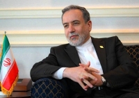گفت‌وگوی جذاب با وزیر خارجه/ ماجرای هزاران کامنت برای عراقچی که به تازگی پدر شده