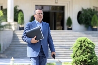 قرار نیست هوش مصنوعی جای کارمندان را بگیرد