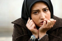 جلیقه، شلوار و کتانی؛ استایل جسورانه سمیرا حسینی در نهمین جشن عکاسان سینما!