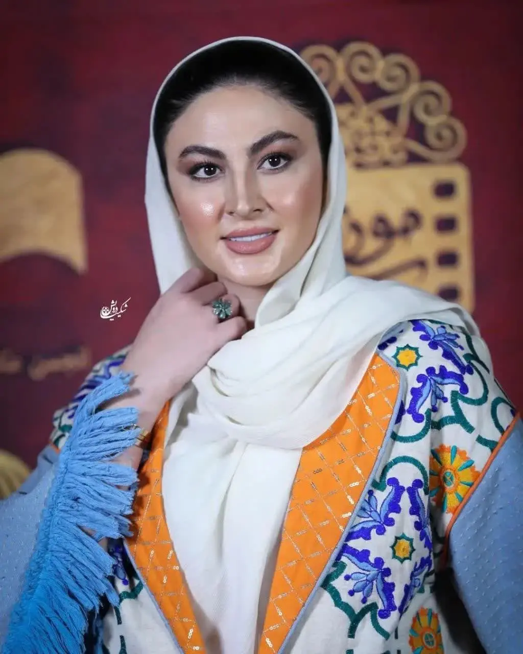 مریم مومن 