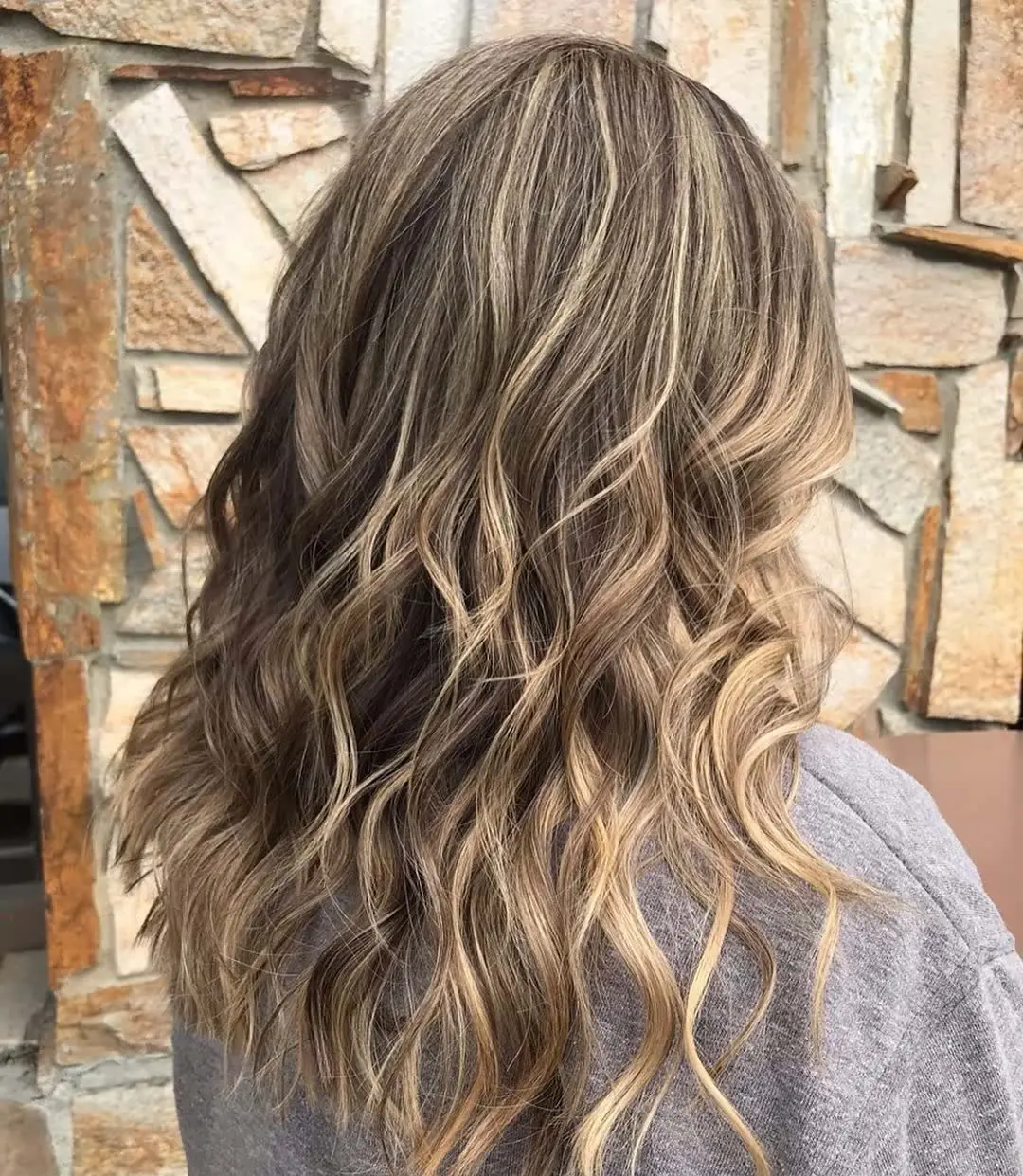 layered-hairstyle-with-soft-waves-5