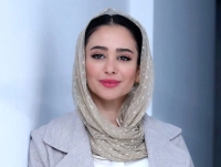 الناز حبیبی هم با یک تیپ مانکنی مدل عینک شد / عکس