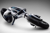 موتورسیکلت برقی یاماها MOTOROiD با قابلیت چرخش 180 درجه معرفی شد