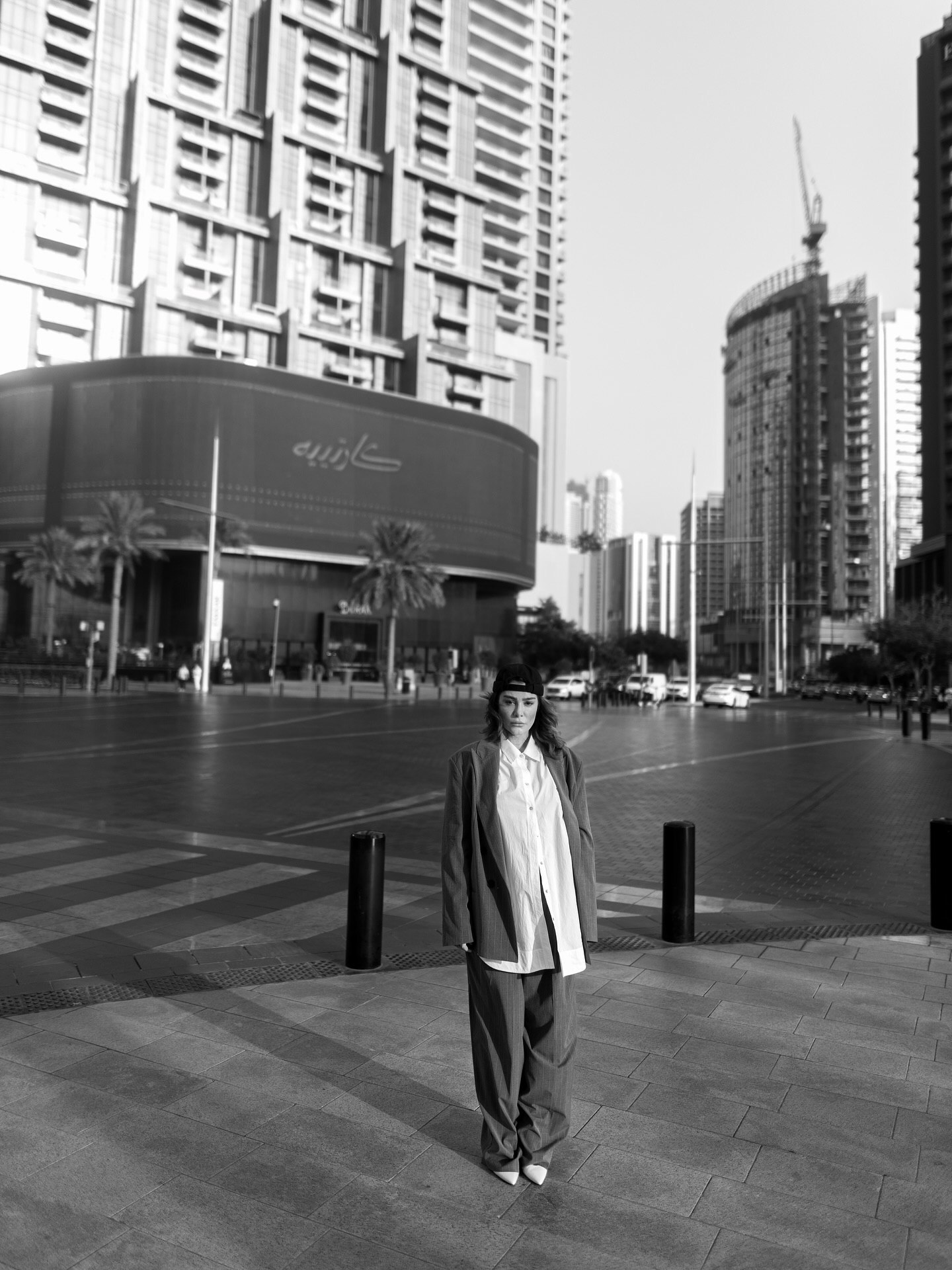 سحر قریشی با کت و شلوار در دبی+عکس