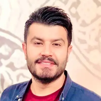 خوانندگی پیمان طالبی مجری برنامه طبیب روی آنتن زنده!