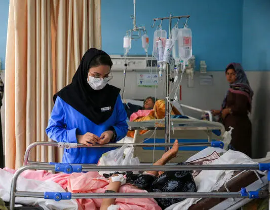 پرستاران در مرز فرسودگی؛ نظام سلامت نیازمند توجه فوری دولت و مجلس