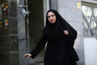 درخشش گلاره عباسی با "آبی ایرانی"؛ بازگشت یک رنگ اصیل به کانون توجه!