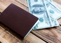 غافلگیری مسافران از قیمت دلار مسافرتی | مسافران 500 دلار را چند می‌خرند؟ | فرمول جدید محاسبه