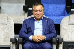 بوسه تاجرنیا بر پیشانی پیروانی خبرساز شد!