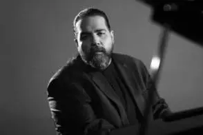 عکسی که ثابت می‌کند رضا صادقی هنوز داغدار است