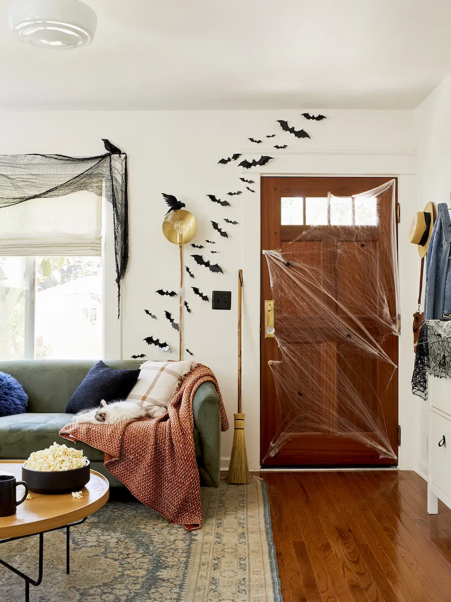halloween-decor-inspiration-2023-the-everygirl-5