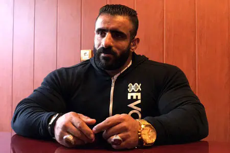 استقبال باشکوه شیرازی‌ها از «گرگ پارسی» پس از نایب‌قهرمانی مسترالمپیا+فیلم