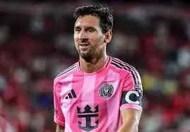 وقتی خبرنگار مسی را GOAT خواند؛ لبخند معنا‌دار لئو!+فیلم