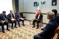 می‌توان برای کمک به توسعه اقتصادی، در منطقه پول مشترک داشت