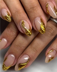 ترند ناخن 2025: وقتی لاک تبدیل به اکسسوری لوکس می‌شود+تصویر