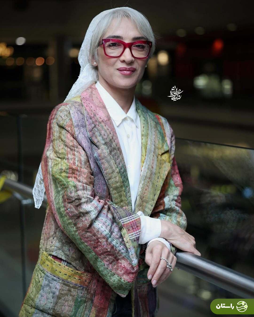 (تصاویر) استایل پانته‌آ پناهی‌ها با عینک قرمز و کتی رنگی در اکران مردمی فیلم سینمایی غریزه