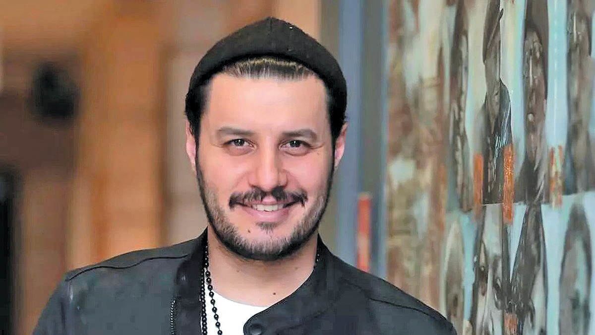 بازیگر باید...