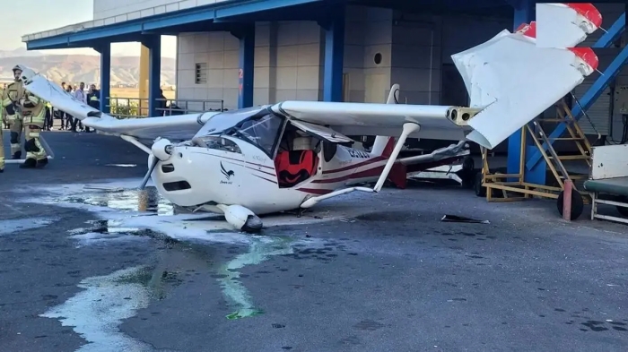 برخورد هواپیمای سبک با ساختمان فرودگاه تبریز+عکس