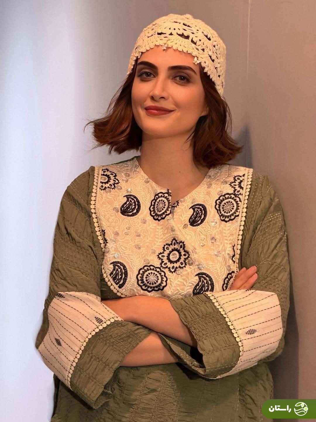 (عکس) استایل جذاب الناز ملک، سیما سریال «زخم کاری» پشت صحنه یک تئاتر