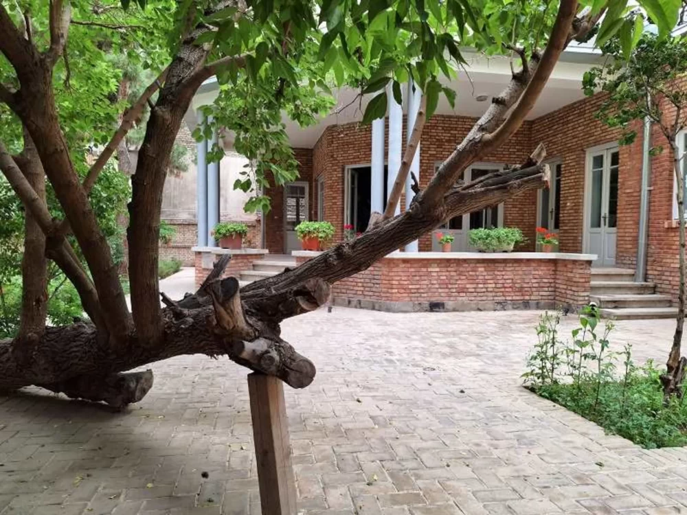 آدرس خانه نیما یوشیج