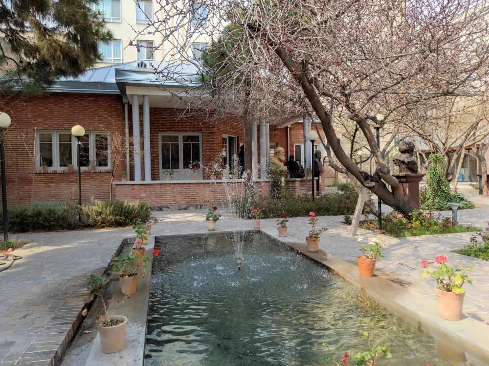 خانه نیما یوشیج