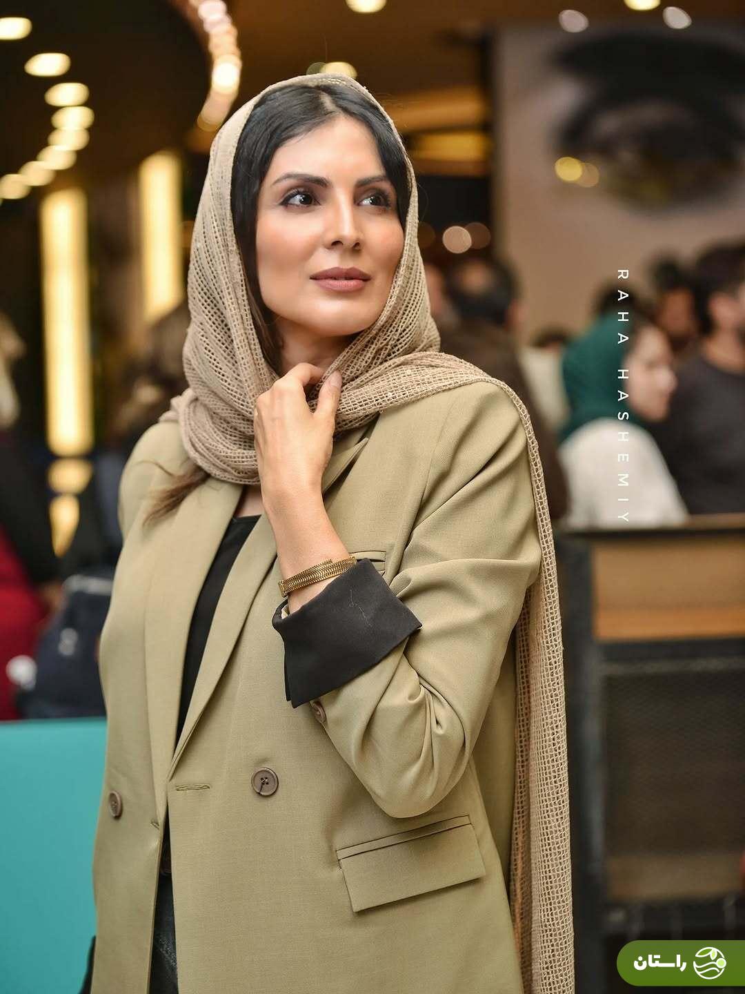(عکس) استایل کاراملی موکایی «آرزو تاج‌نیا» بازیگر نقش مینا در سریلب «هفت سر اژدها»
