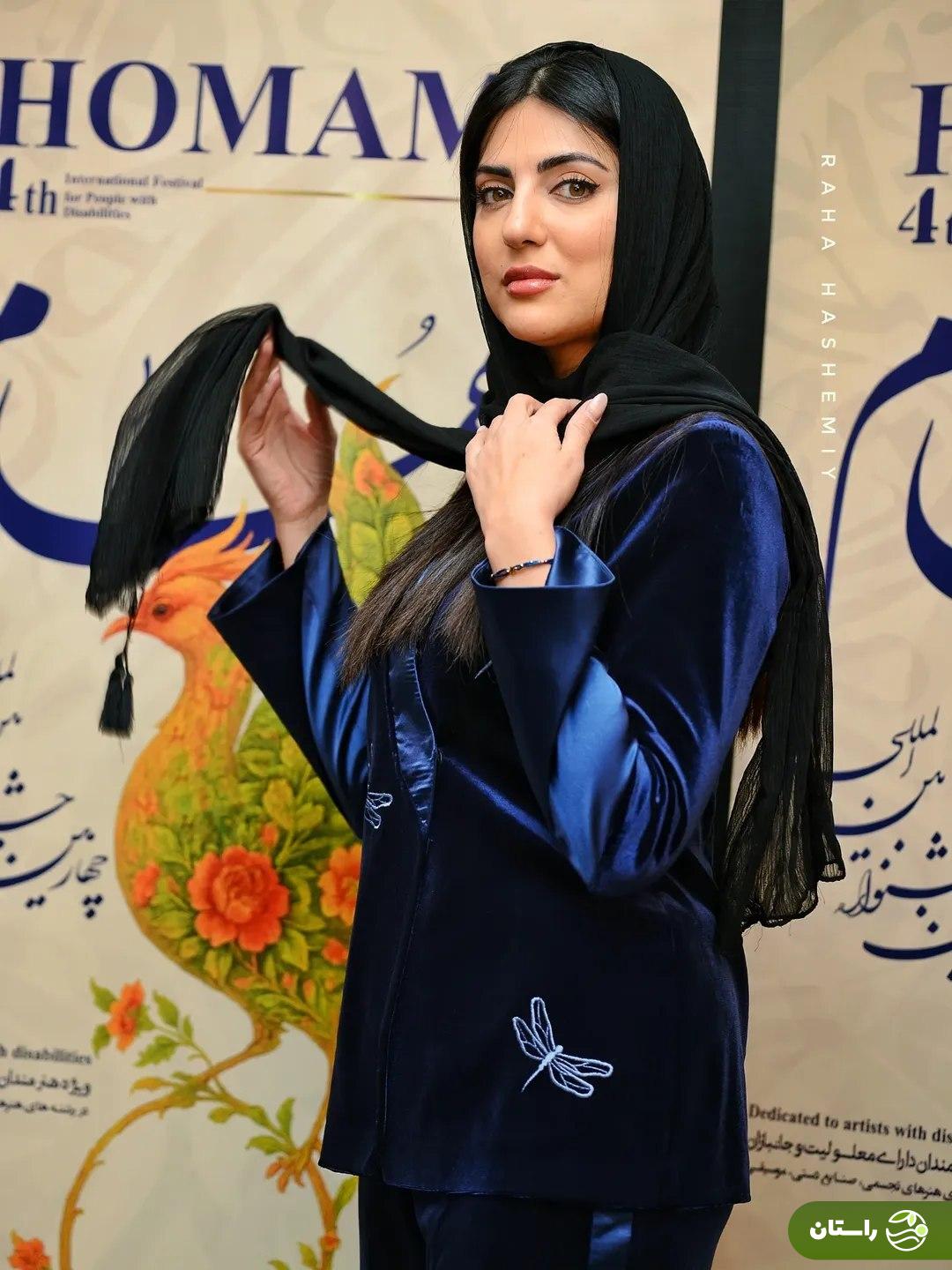 (عکس) «هلیا امامی» با استایل شیک و مخملی و رنگ سورمه‌ای  در اختتامیه جشنواره همام