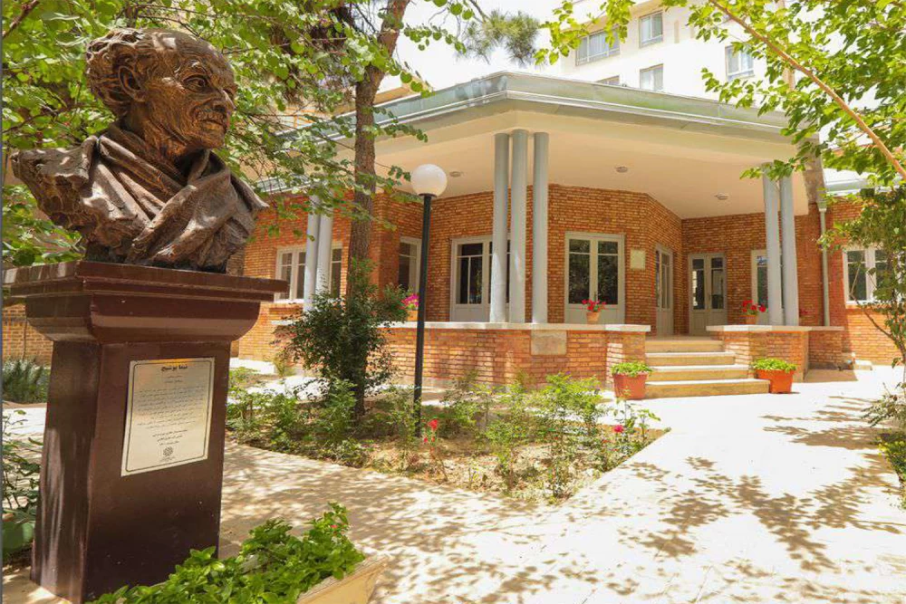 عکس خانه نیما یوشیج