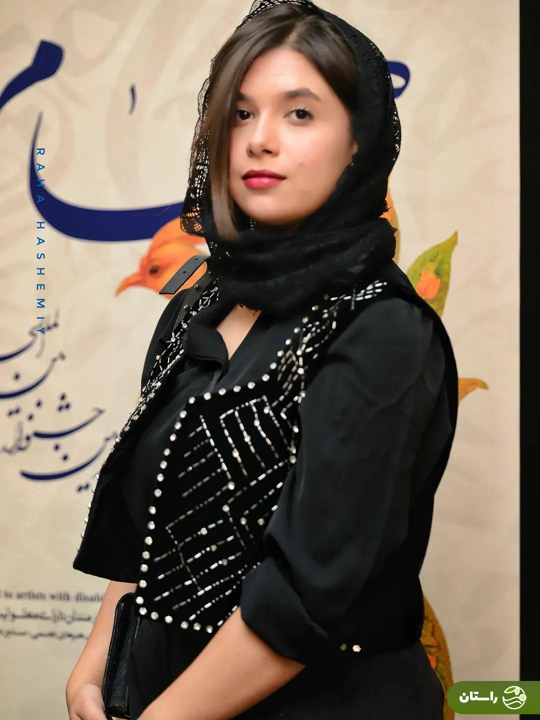 (عکس) نفس بازغی در اختتامیه جشنواره همام؛ قاب عاشقانه با پدر