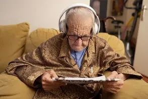 ویدئو خوش‌انرژی از بازیگر 87 ساله سینمای ایران