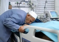 صحنه‌ای که دل‌ها را لرزاند؛ پدر صابر در کنار پسرش التماس کرد+ عکس