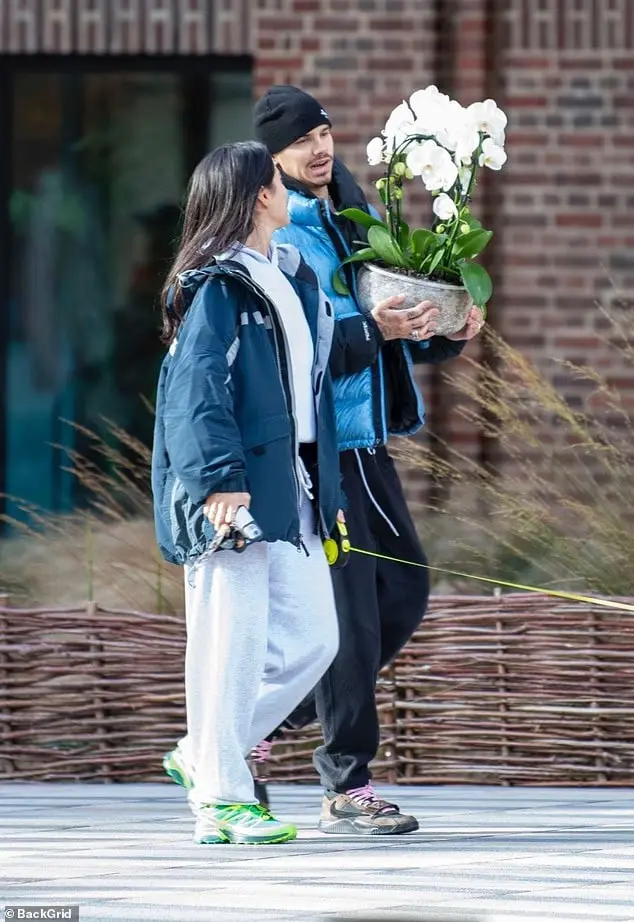 photo_2025-11-03_23-29-37