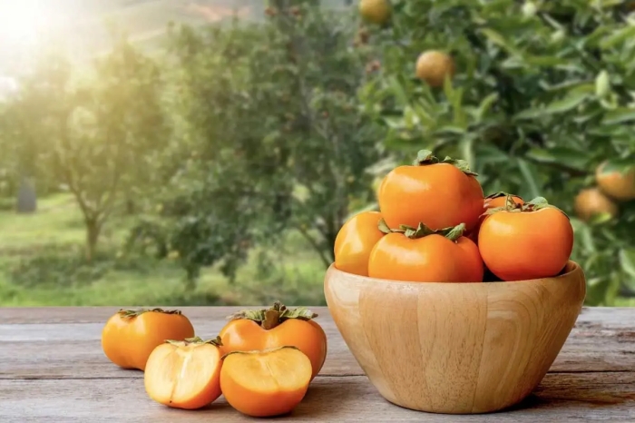 خرمالو برای این افراد ممنوع شد!