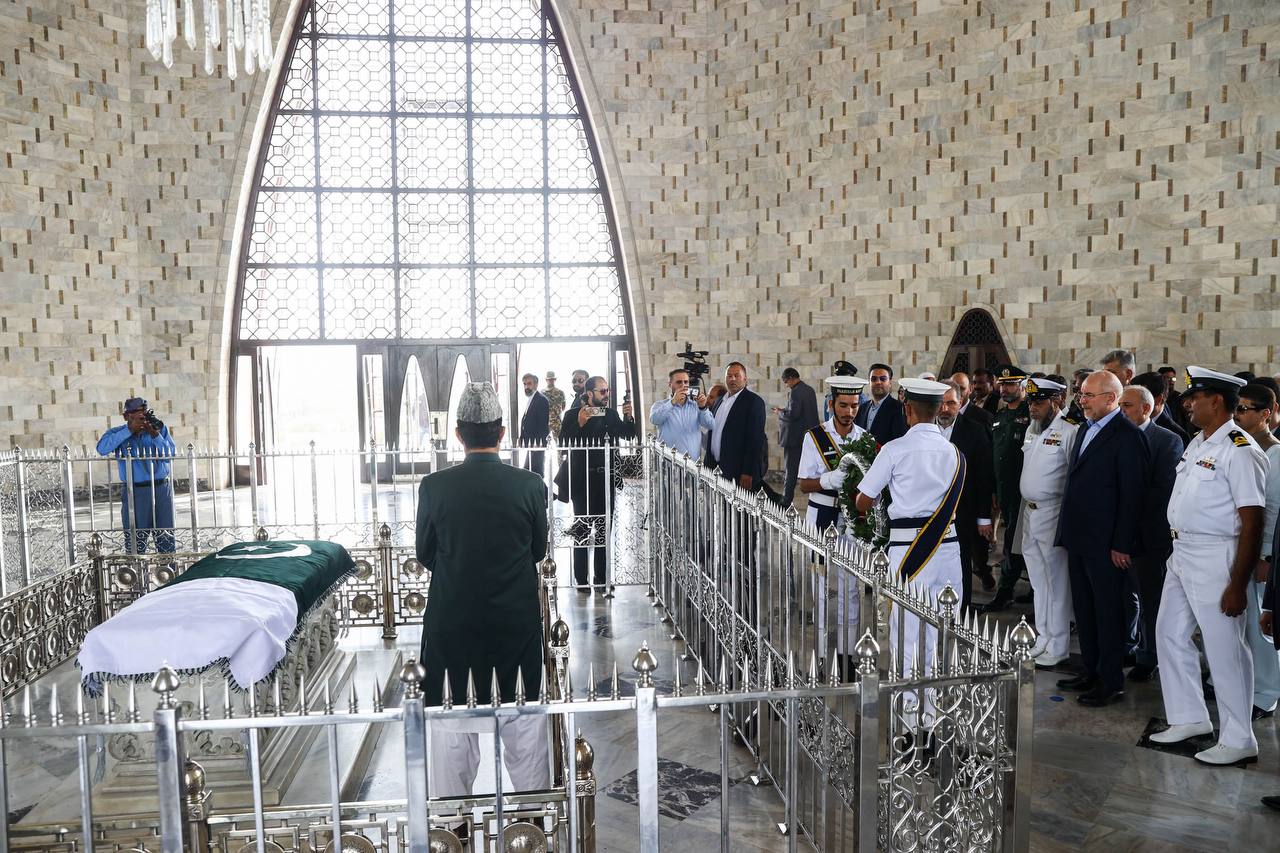 تصاویر حضور قالیباف بر سر مزار محمدعلی جناح 