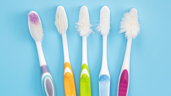 مسواکها معمولاً چقدر عمر میکنند؟
