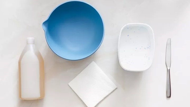 چگونه لکه لبو را از لباس پاک کنیم؟