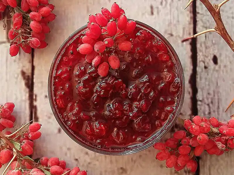 چگونه مربای زرشک خوش‌رنگ درست کنیم؟ قرمز ، شفاف و خوش طعم + فوت و فن