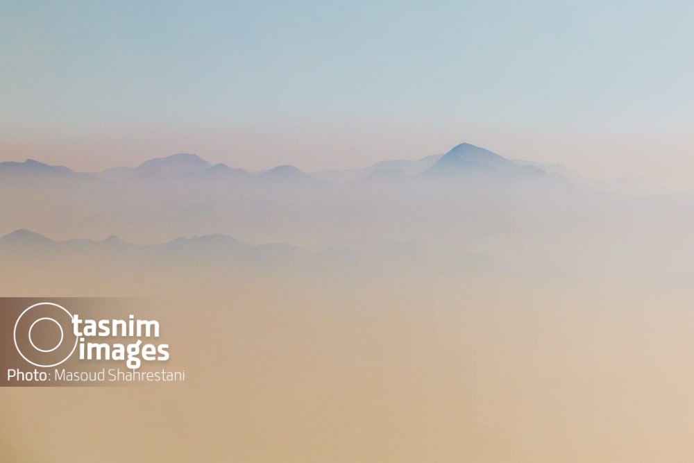 تهران زیر چتر دود