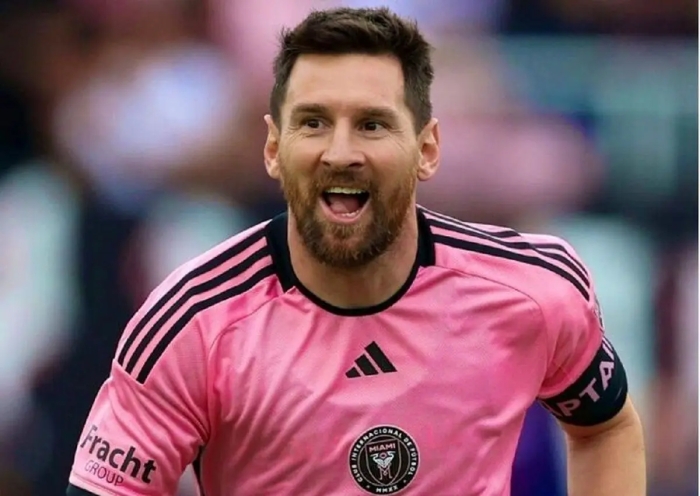 رولکس باربی روی دست مسی؛ ساعتی با الماس و قیمت نجومی