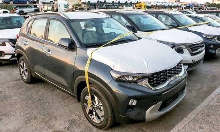 سود نجومی خرید خودروهای وارداتی | کدام خودرو بیش از 2 میلیارد سود دارد؟»